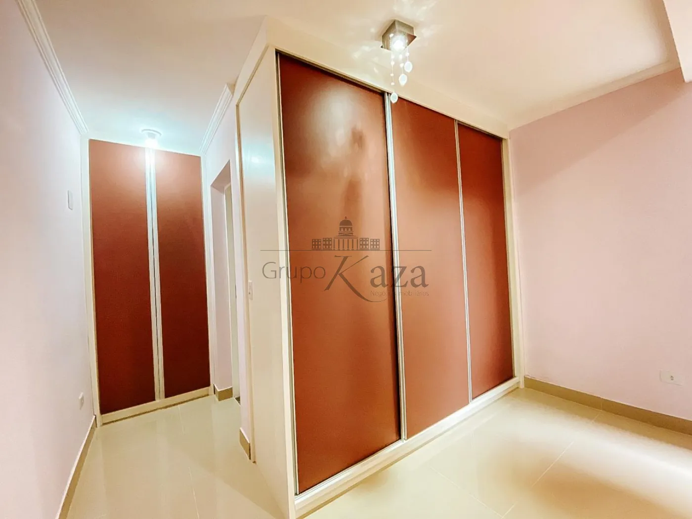 Foto 11 de Casa Padrão em Parque Santo Antônio, Jacareí - imagem 11
