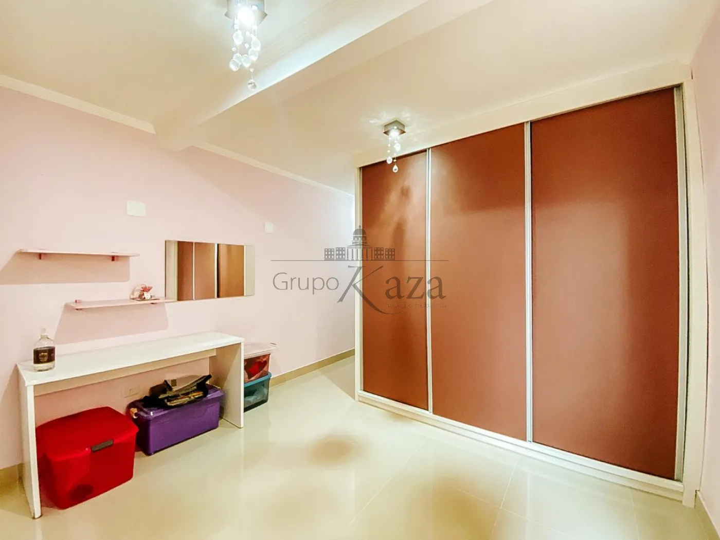 Foto 12 de Casa Padrão em Parque Santo Antônio, Jacareí - imagem 12