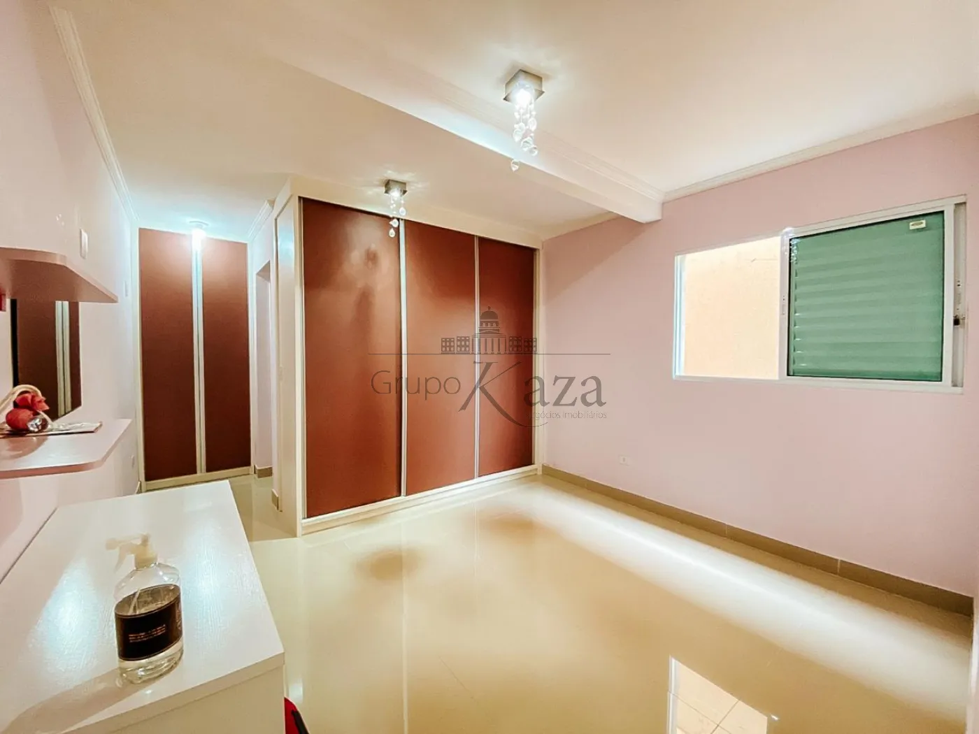 Foto 10 de Casa Padrão em Parque Santo Antônio, Jacareí - imagem 10