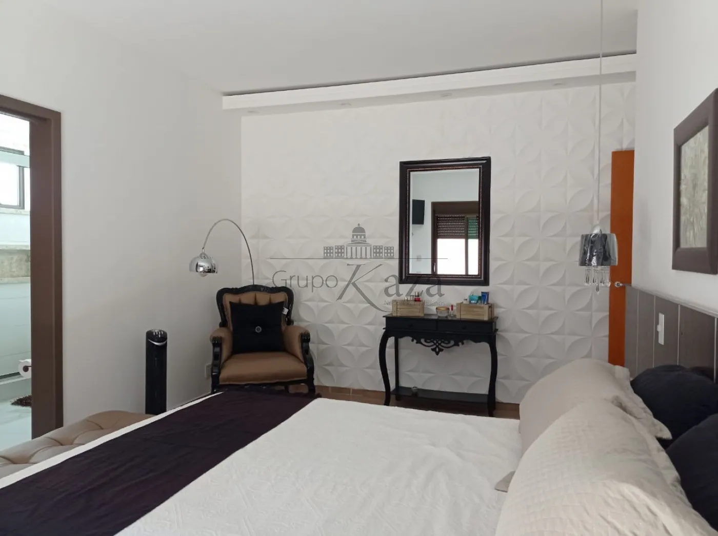 Foto 16 de Casa Condomínio em Jardim Coleginho, Jacareí - imagem 16