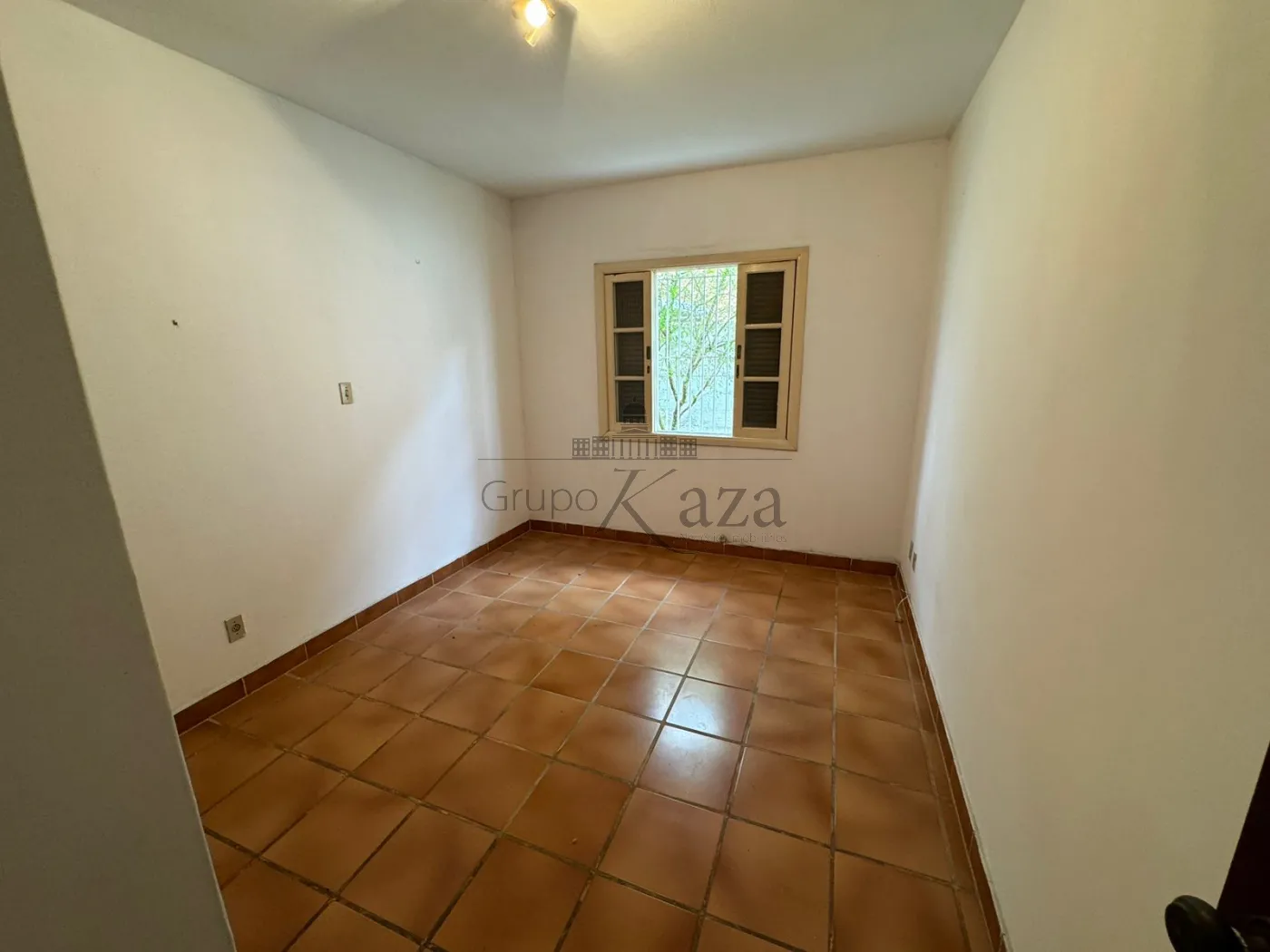 Foto 12 de Casa Padrão em Jardim Estoril, São José dos Campos - imagem 12