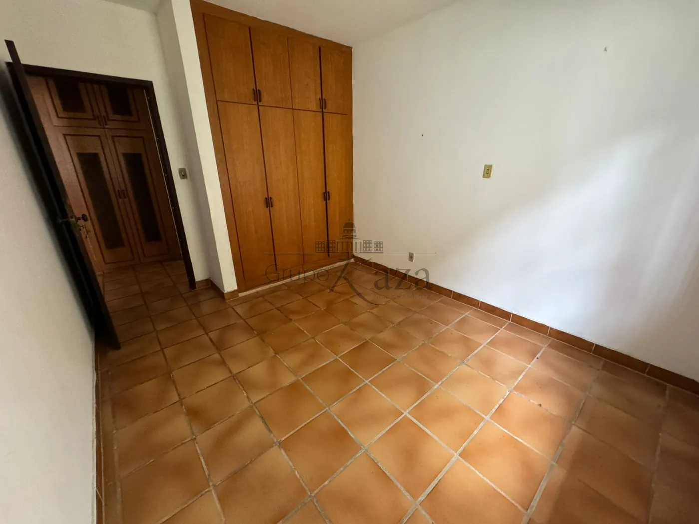 Foto 13 de Casa Padrão em Jardim Estoril, São José dos Campos - imagem 13