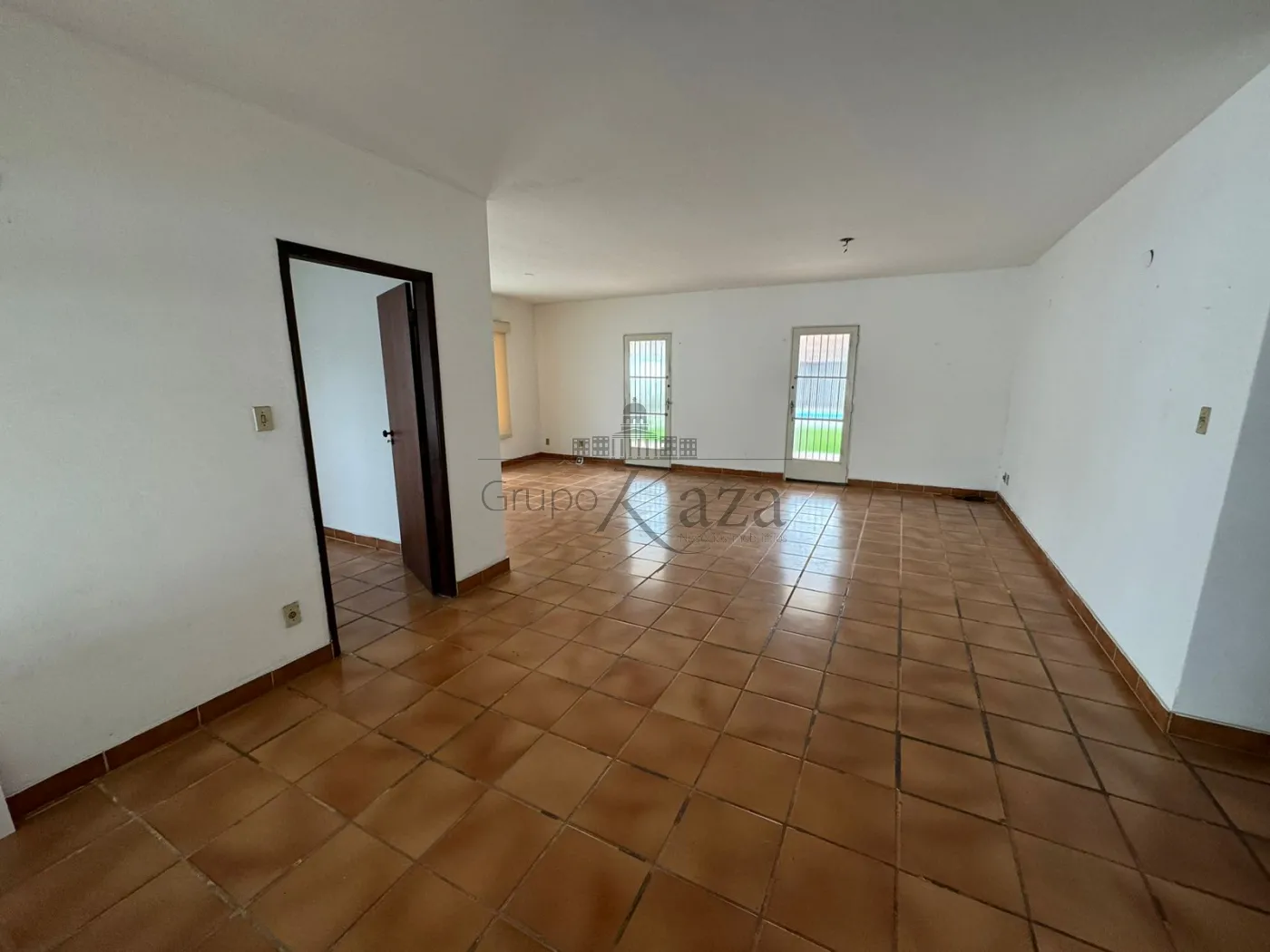 Foto 2 de Casa Padrão em Jardim Estoril, São José dos Campos - imagem 2