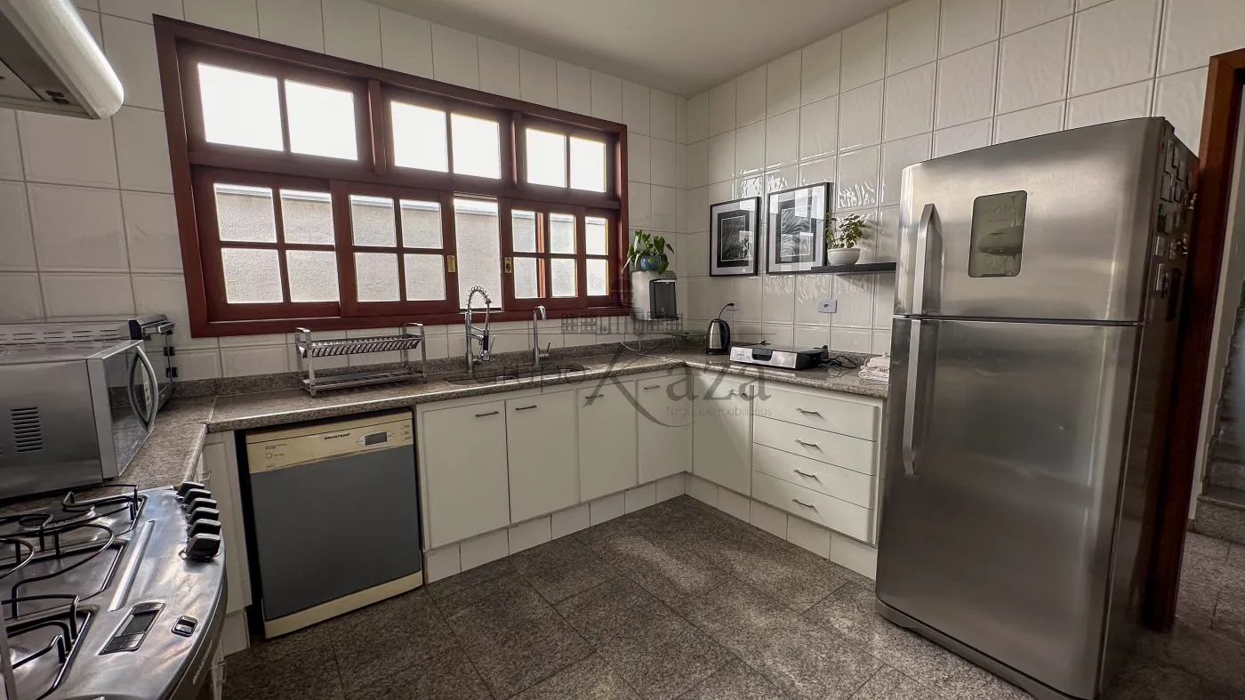Foto 14 de Casa Condomínio em Jardim das Colinas, São José dos Campos - imagem 14