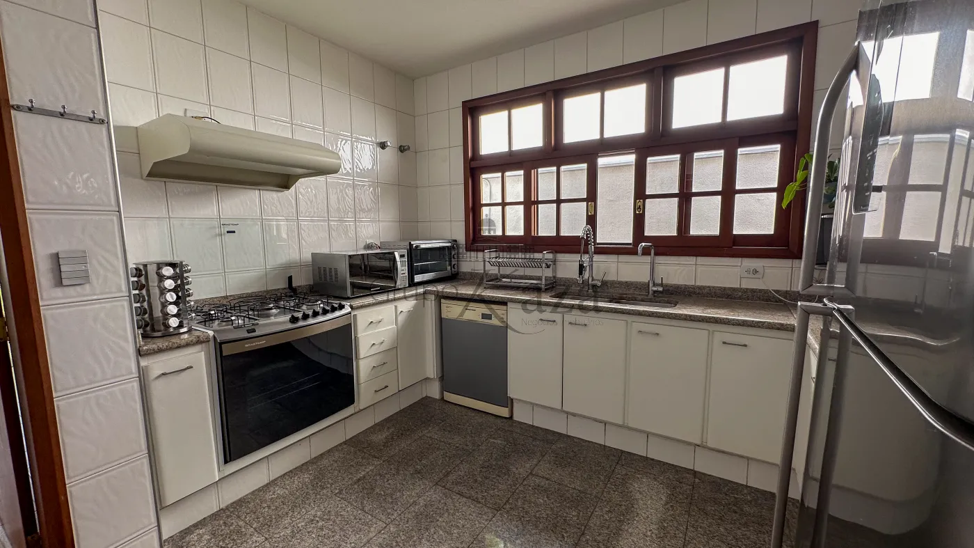 Foto 15 de Casa Condomínio em Jardim das Colinas, São José dos Campos - imagem 15