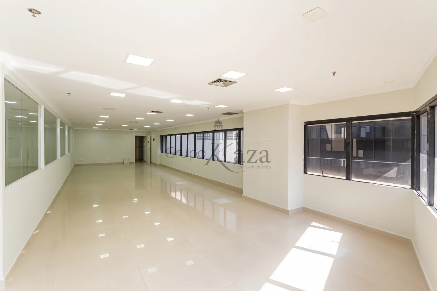 Foto 4 de Comercial Conjunto Comercial em Cidade Monções, São Paulo - imagem 4