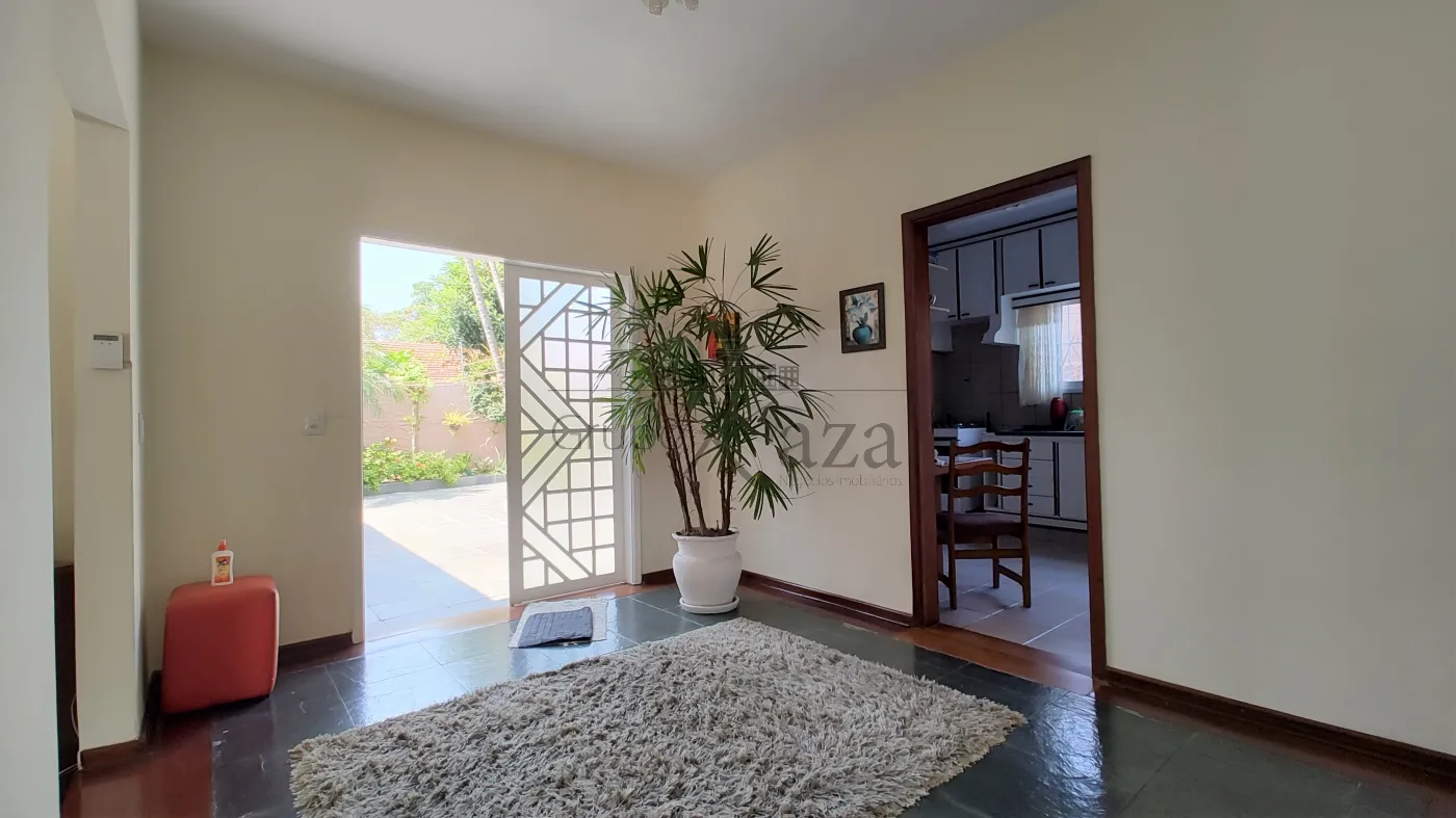 Foto 6 de Casa Sobrado em Jardim Siesta, Jacareí - imagem 6