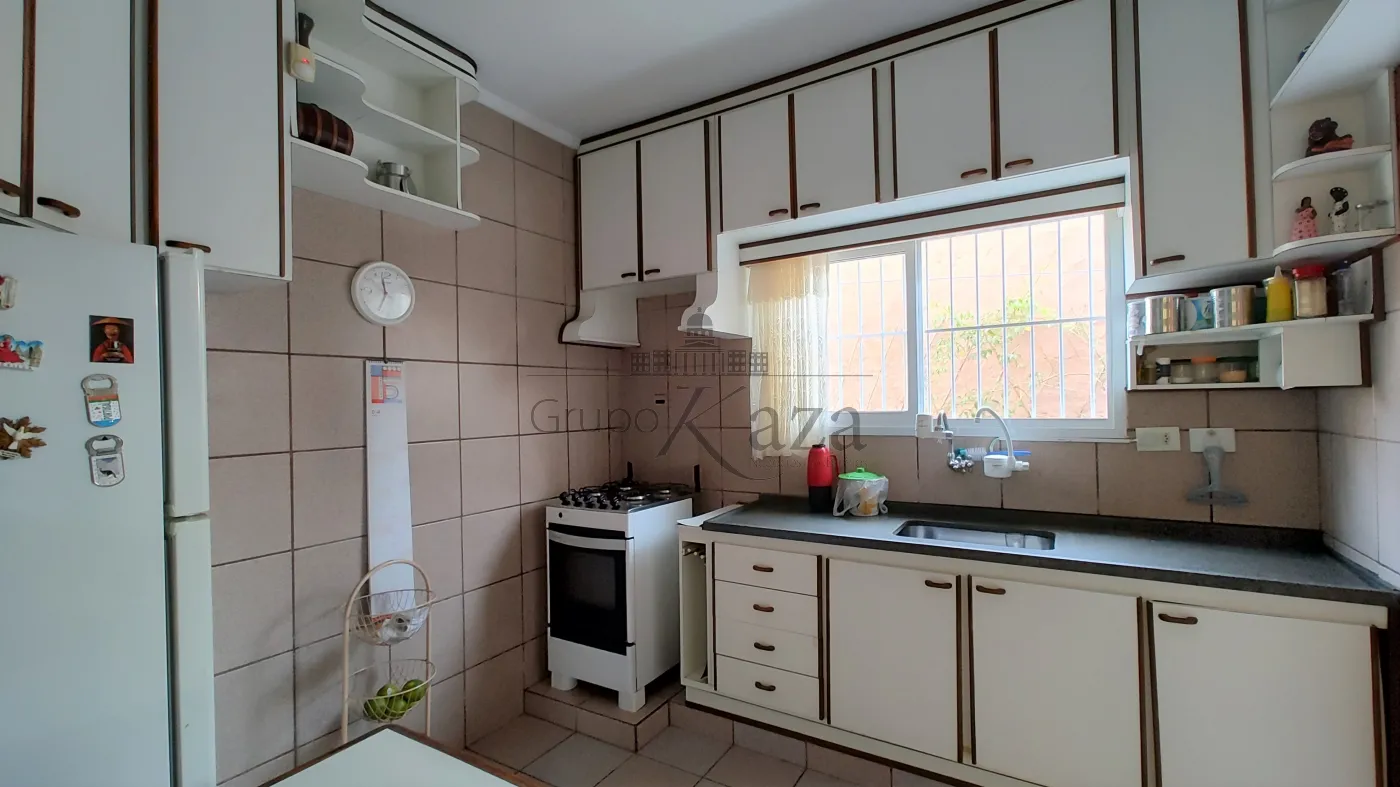 Foto 10 de Casa Sobrado em Jardim Siesta, Jacareí - imagem 10