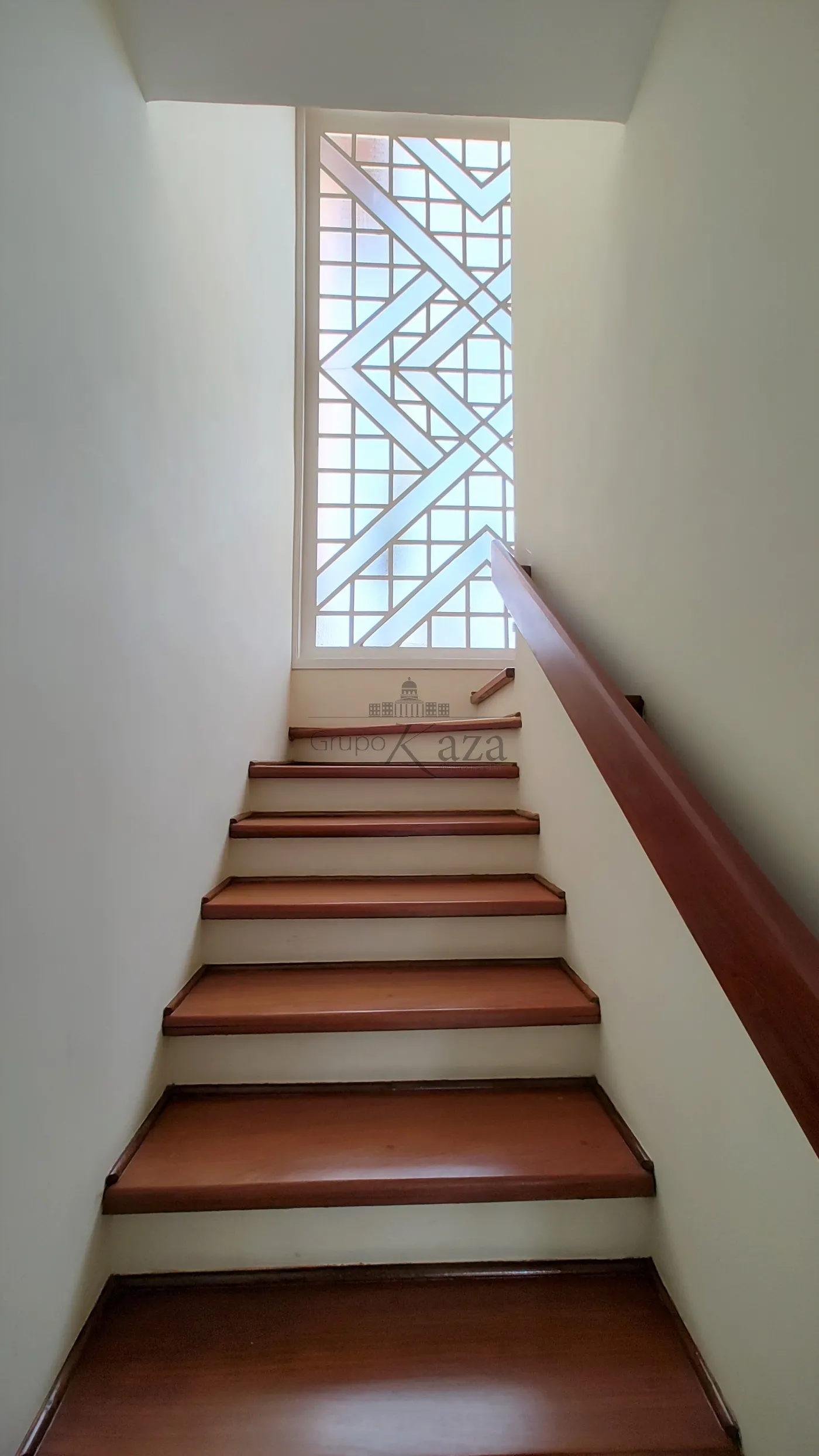 Foto 16 de Casa Sobrado em Jardim Siesta, Jacareí - imagem 16