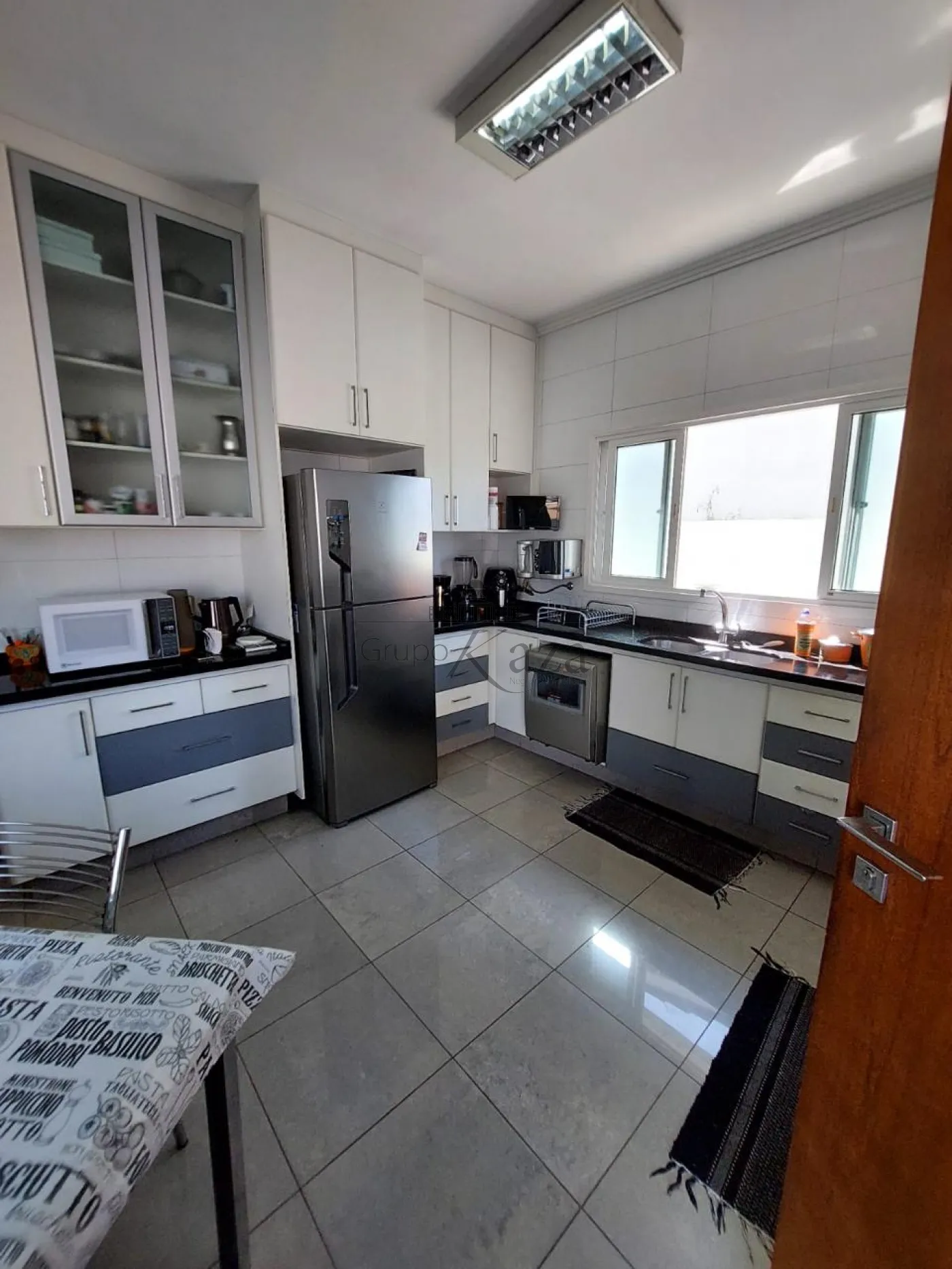 Foto 6 de Casa Condomínio em Vila Zezé, Jacareí - imagem 6