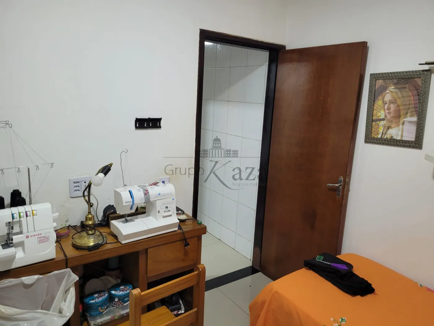 Foto 9 de Casa Padrão em Jardim Santa Inês I, São José dos Campos - imagem 9