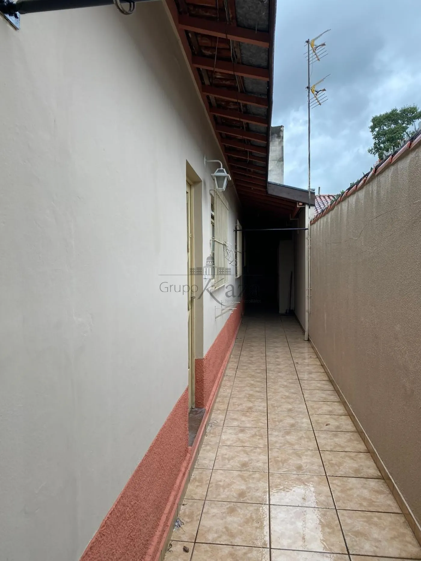 Foto 24 de Casa Padrão em Jardim Motorama, São José dos Campos - imagem 24
