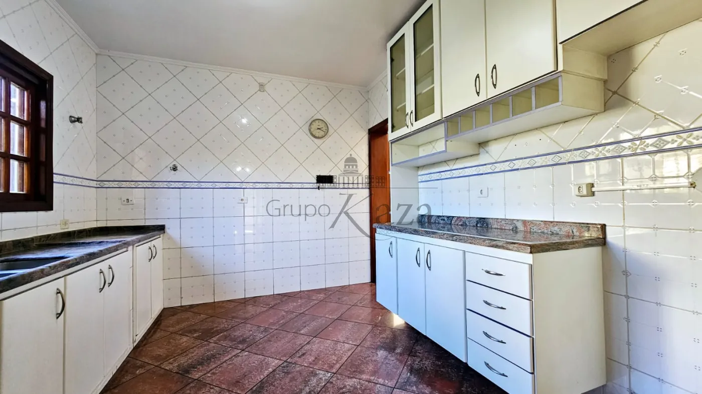 Foto 11 de Casa Sobrado em Jardim Santa Maria, Jacareí - imagem 11
