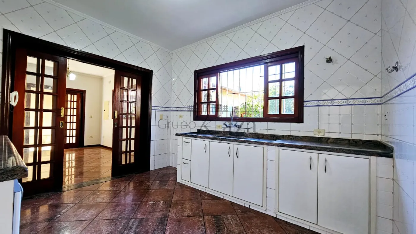 Foto 8 de Casa Sobrado em Jardim Santa Maria, Jacareí - imagem 8
