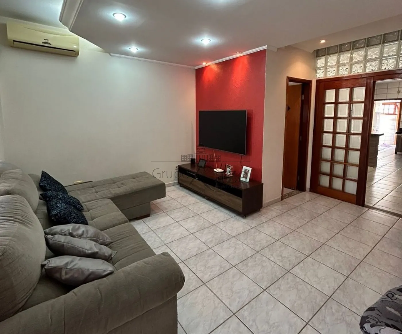 Foto 1 de Casa Padrão em Jardim Santa Maria, Jacareí - imagem 1