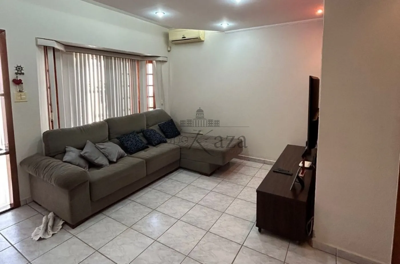 Foto 2 de Casa Padrão em Jardim Santa Maria, Jacareí - imagem 2