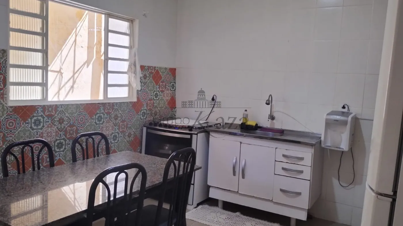 Foto 4 de Casa Sobrado em Conjunto Residencial Galo Branco, São José dos Campos - imagem 4