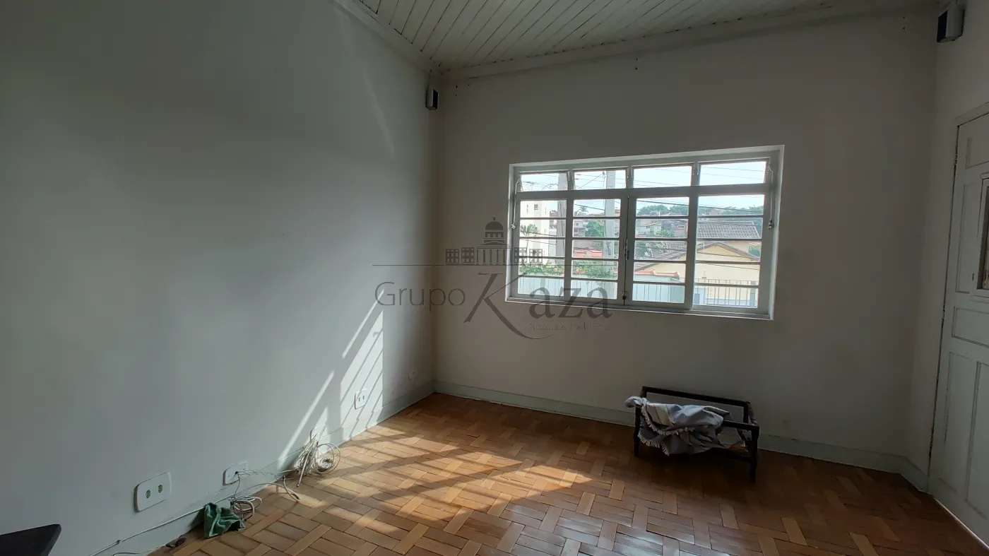 Foto 18 de Casa Padrão em Parque Santo Antônio, Jacareí - imagem 18