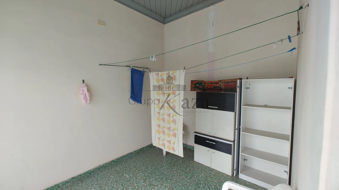 Foto 22 de Casa Padrão em Parque Santo Antônio, Jacareí - imagem 22