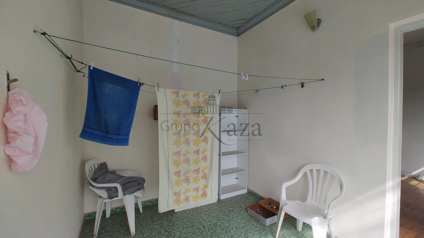 Foto 21 de Casa Padrão em Parque Santo Antônio, Jacareí - imagem 21