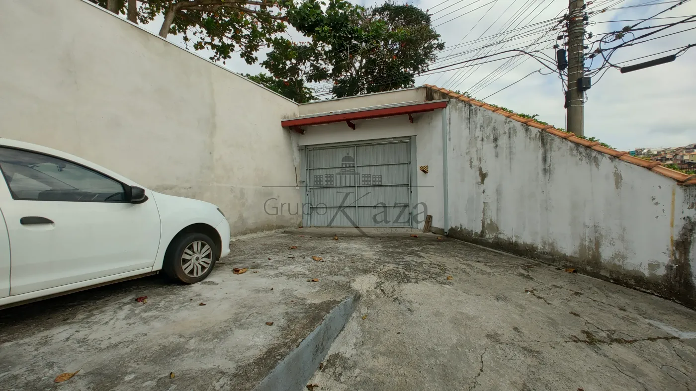 Foto 2 de Casa Padrão em Parque Santo Antônio, Jacareí - imagem 2