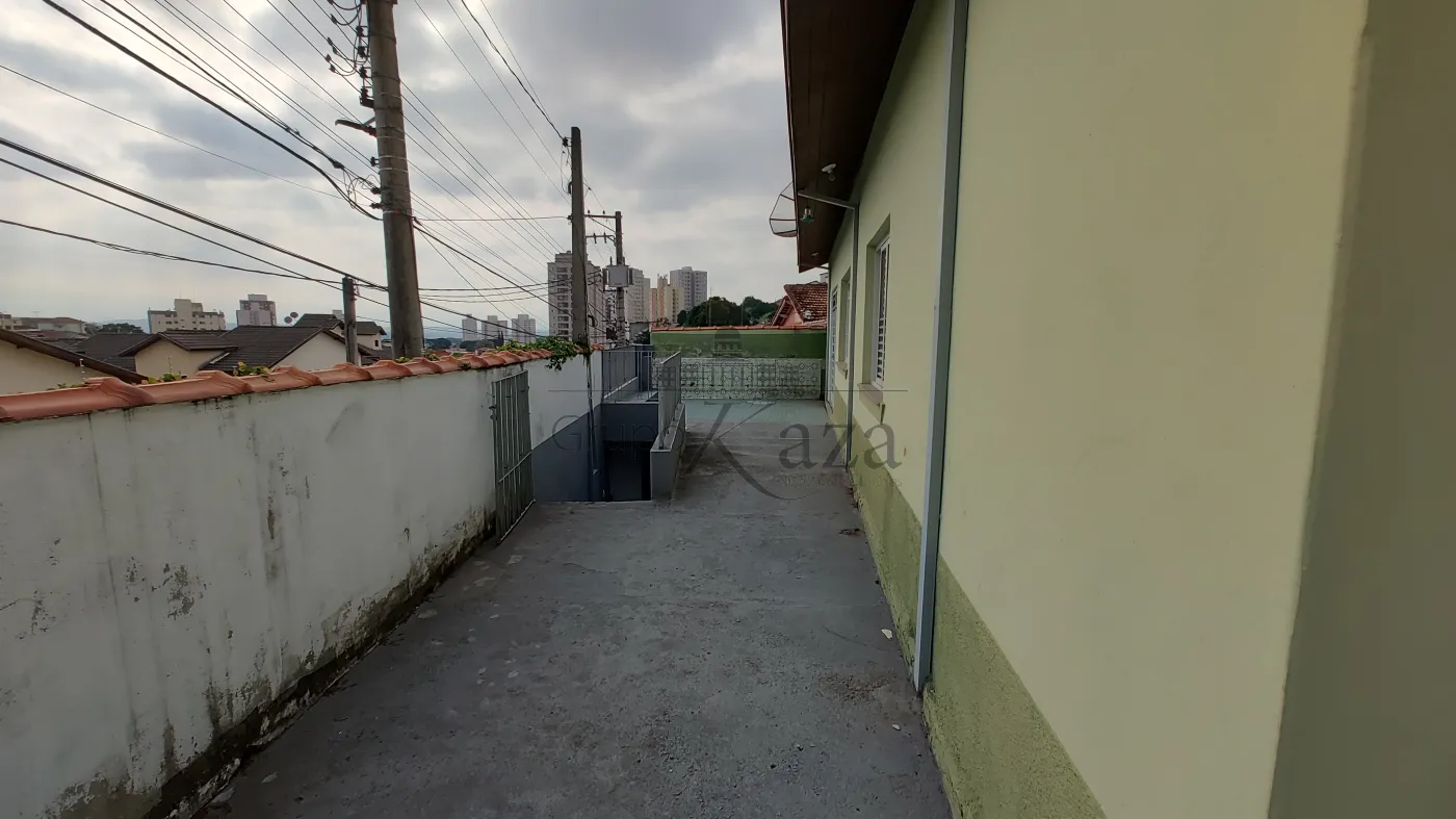 Foto 20 de Casa Padrão em Parque Santo Antônio, Jacareí - imagem 20