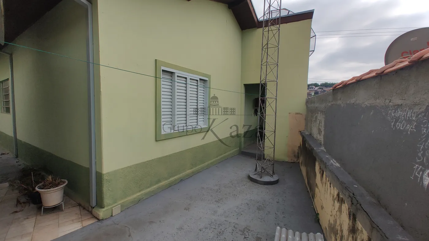 Foto 26 de Casa Padrão em Parque Santo Antônio, Jacareí - imagem 26
