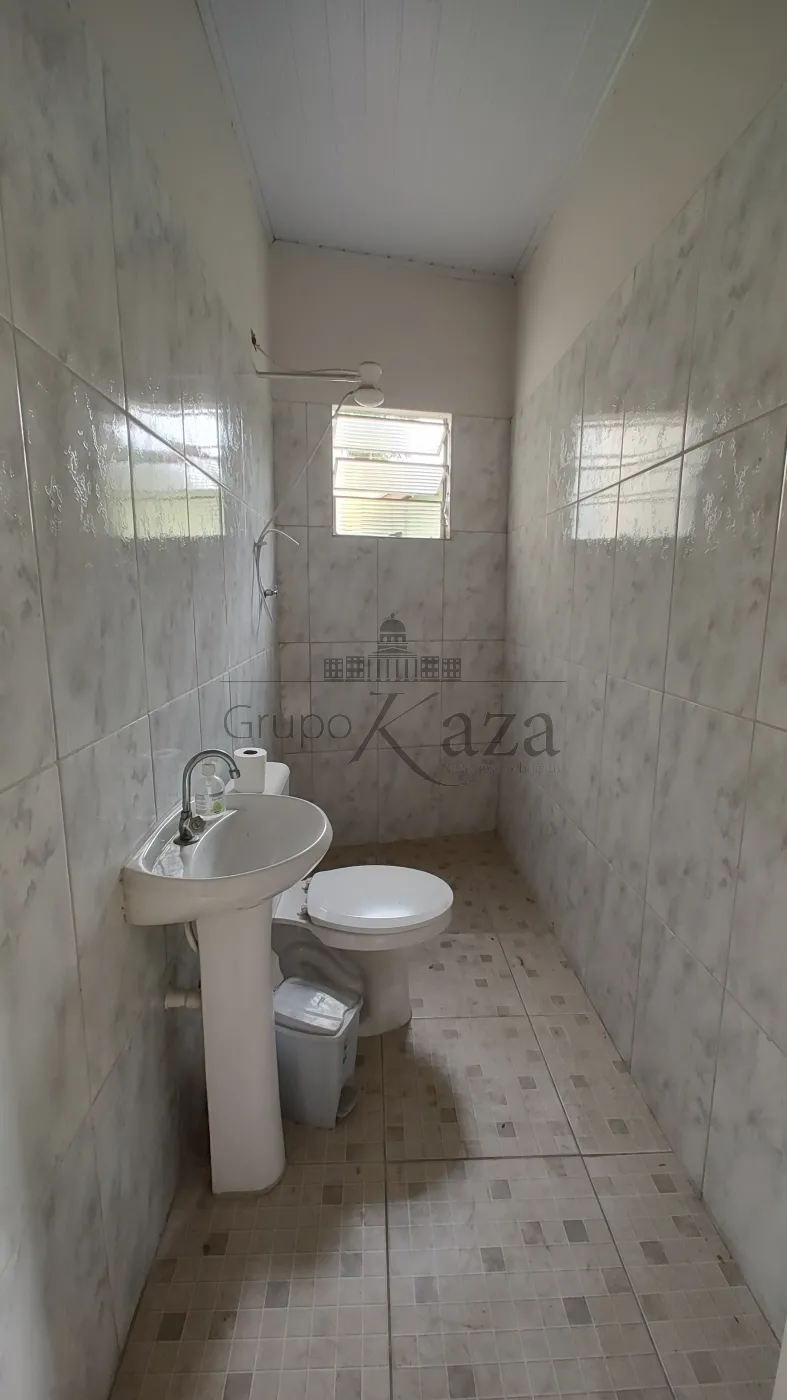 Foto 23 de Casa Padrão em Parque Santo Antônio, Jacareí - imagem 23