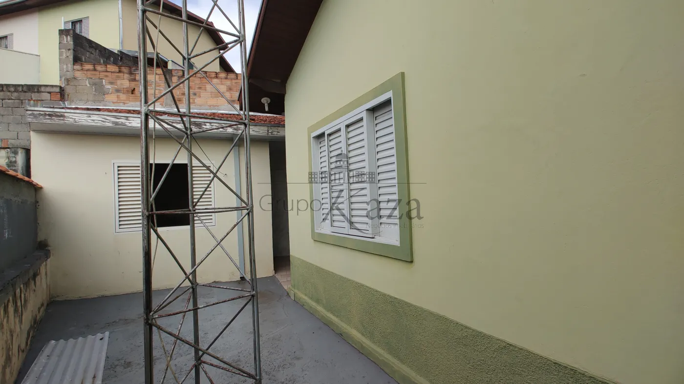 Foto 30 de Casa Padrão em Parque Santo Antônio, Jacareí - imagem 30