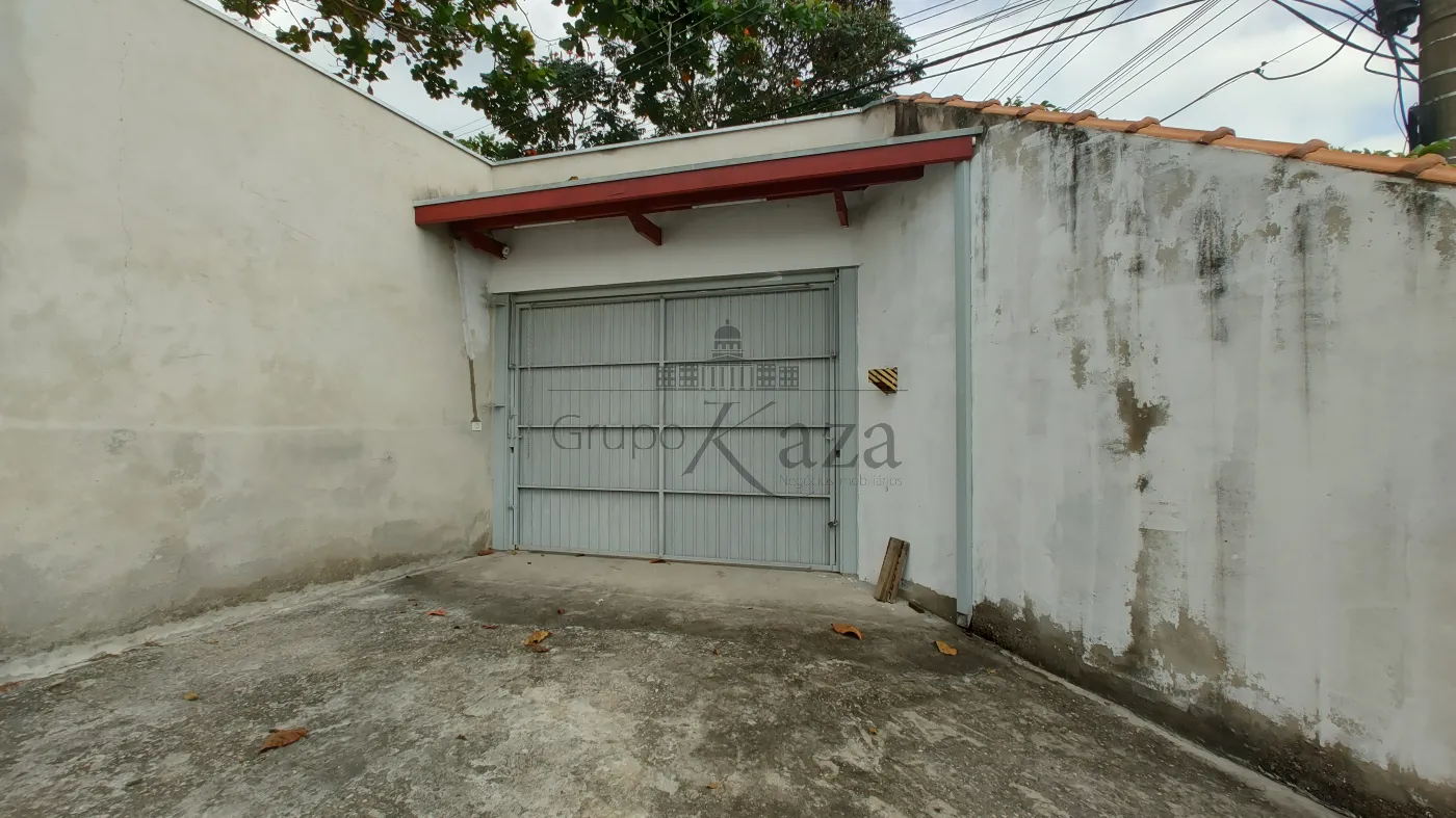 Foto 1 de Casa Padrão em Parque Santo Antônio, Jacareí - imagem 1