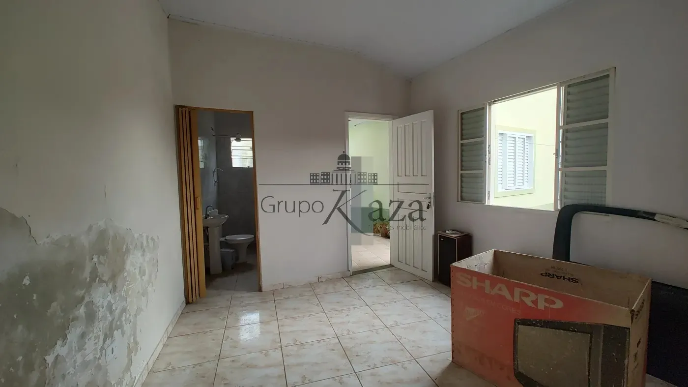 Foto 25 de Casa Padrão em Parque Santo Antônio, Jacareí - imagem 25