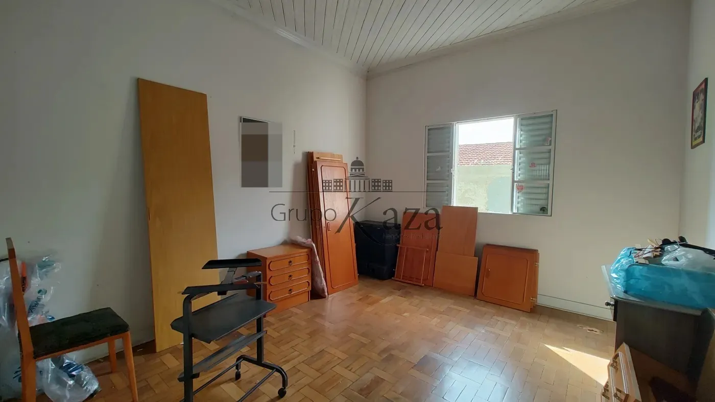 Foto 14 de Casa Padrão em Parque Santo Antônio, Jacareí - imagem 14