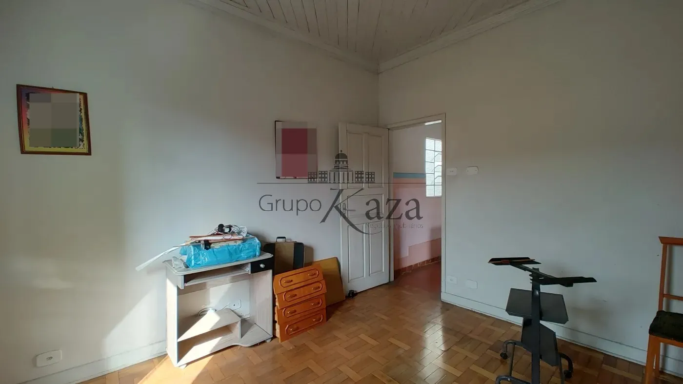 Foto 13 de Casa Padrão em Parque Santo Antônio, Jacareí - imagem 13