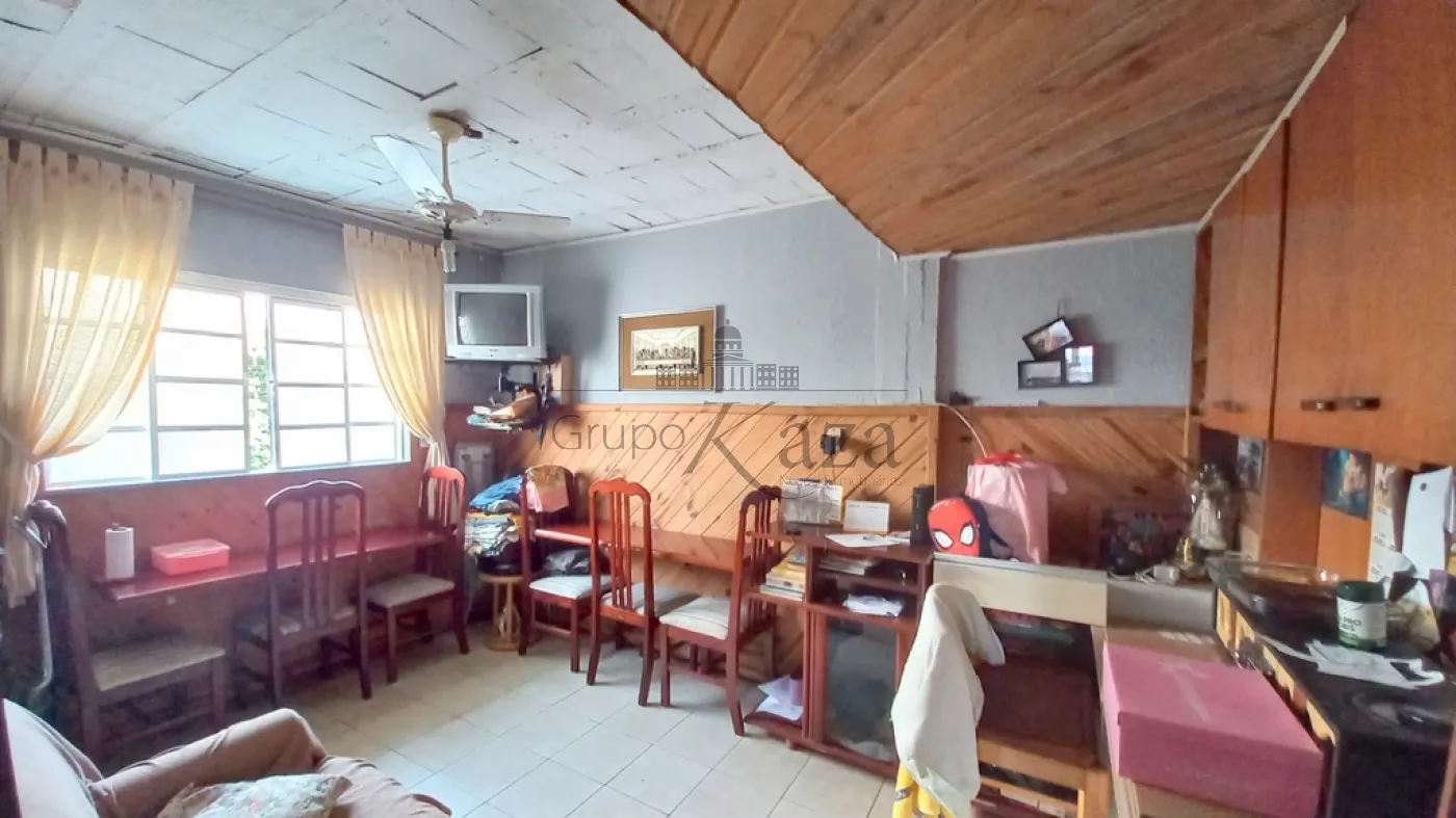 Foto 8 de Casa Padrão em Conjunto Residencial Trinta e Um de Março, São José dos Campos - imagem 8
