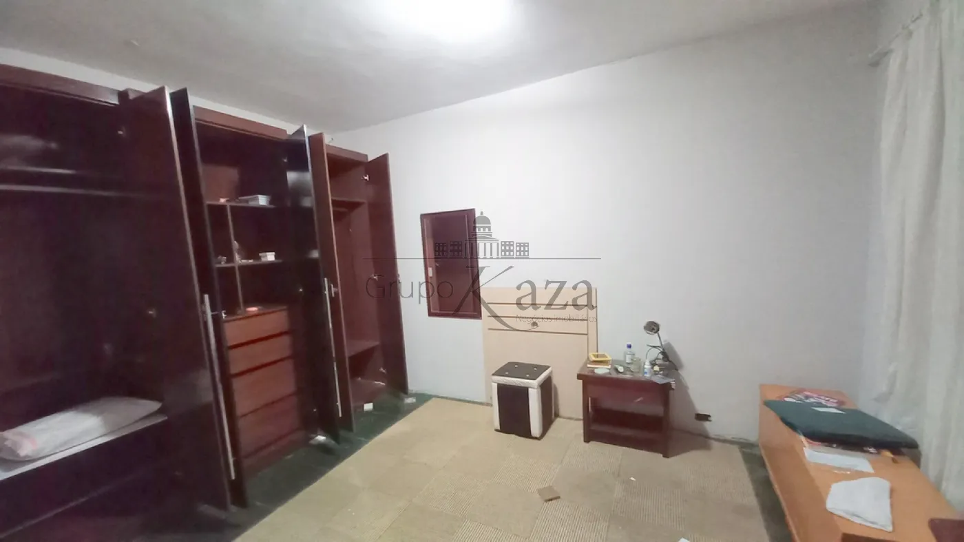 Foto 6 de Casa Padrão em Conjunto Residencial Trinta e Um de Março, São José dos Campos - imagem 6