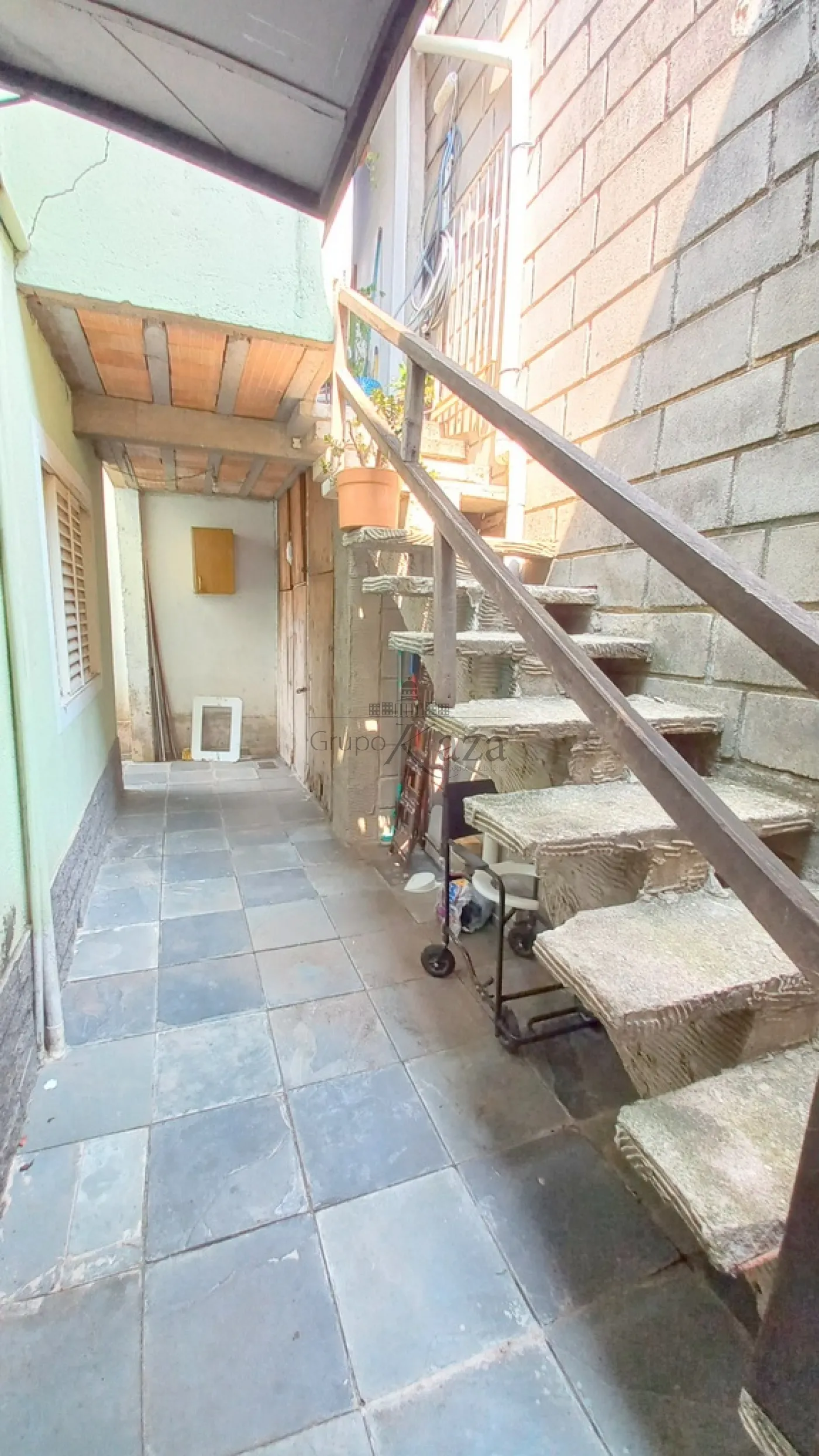 Foto 11 de Casa Padrão em Conjunto Residencial Trinta e Um de Março, São José dos Campos - imagem 11
