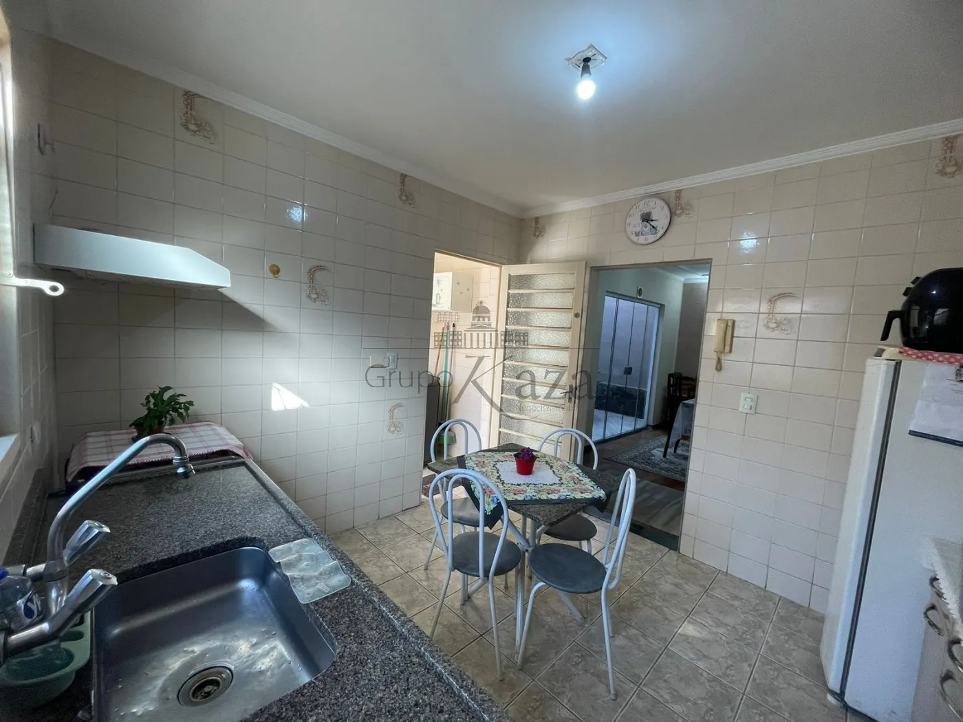 Foto 8 de Casa Padrão em Jardim Marcondes, Jacareí - imagem 8