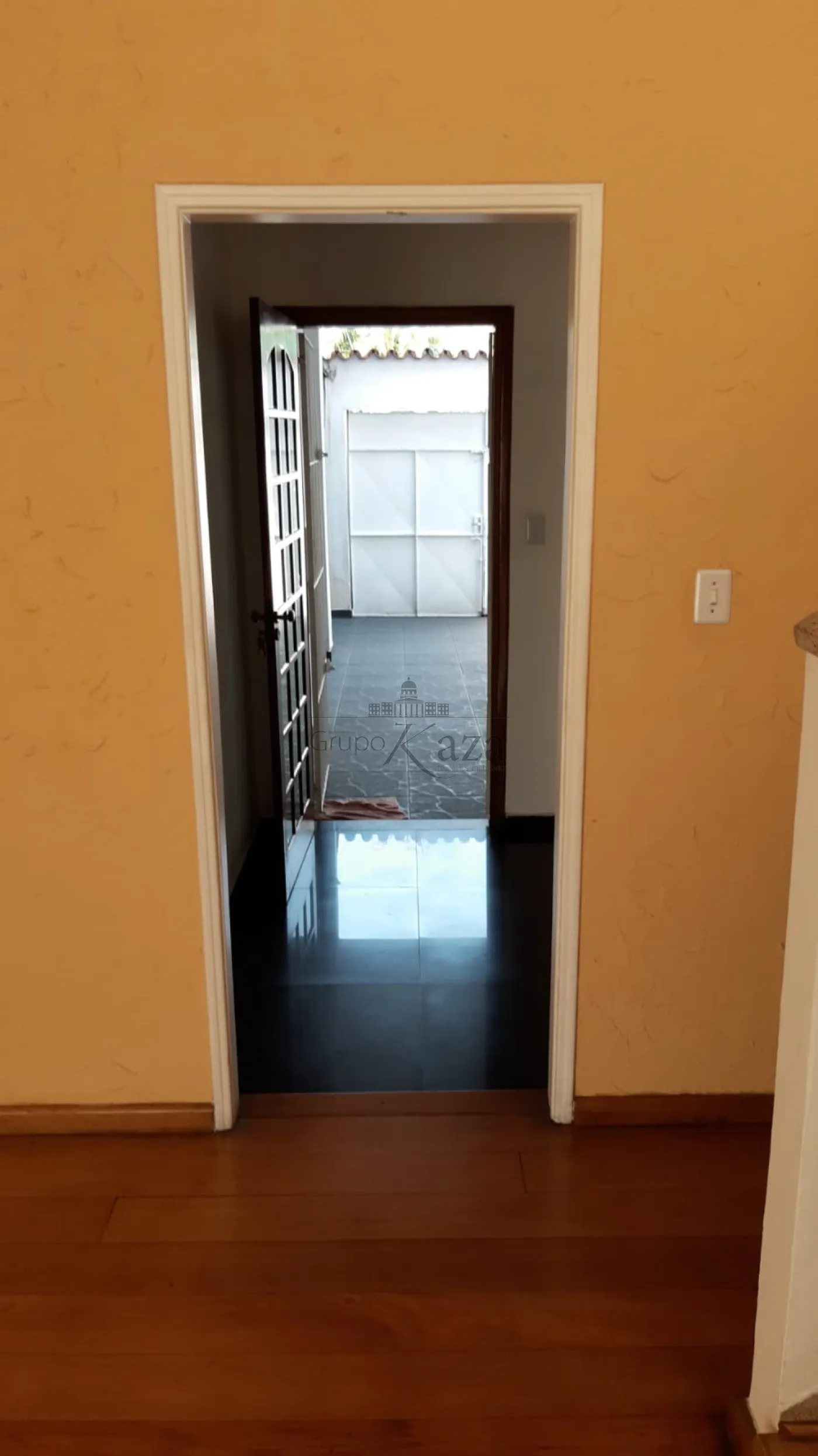 Entrada da sala para o quintal