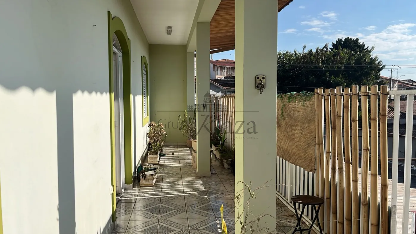 Foto 13 de Casa Sobreloja em Parque Santo Antônio, Jacareí - imagem 13