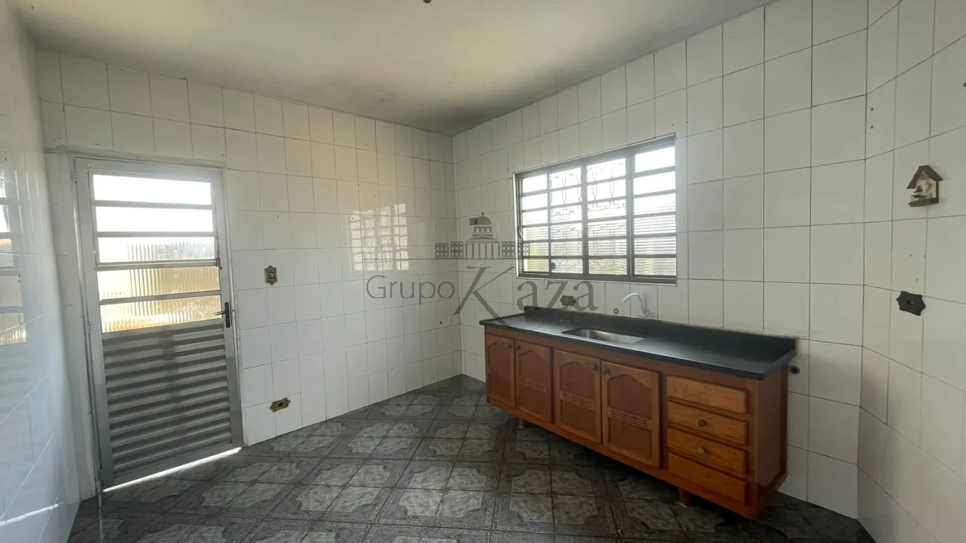 Foto 2 de Casa Padrão em Jardim Colonia, Jacareí - imagem 2