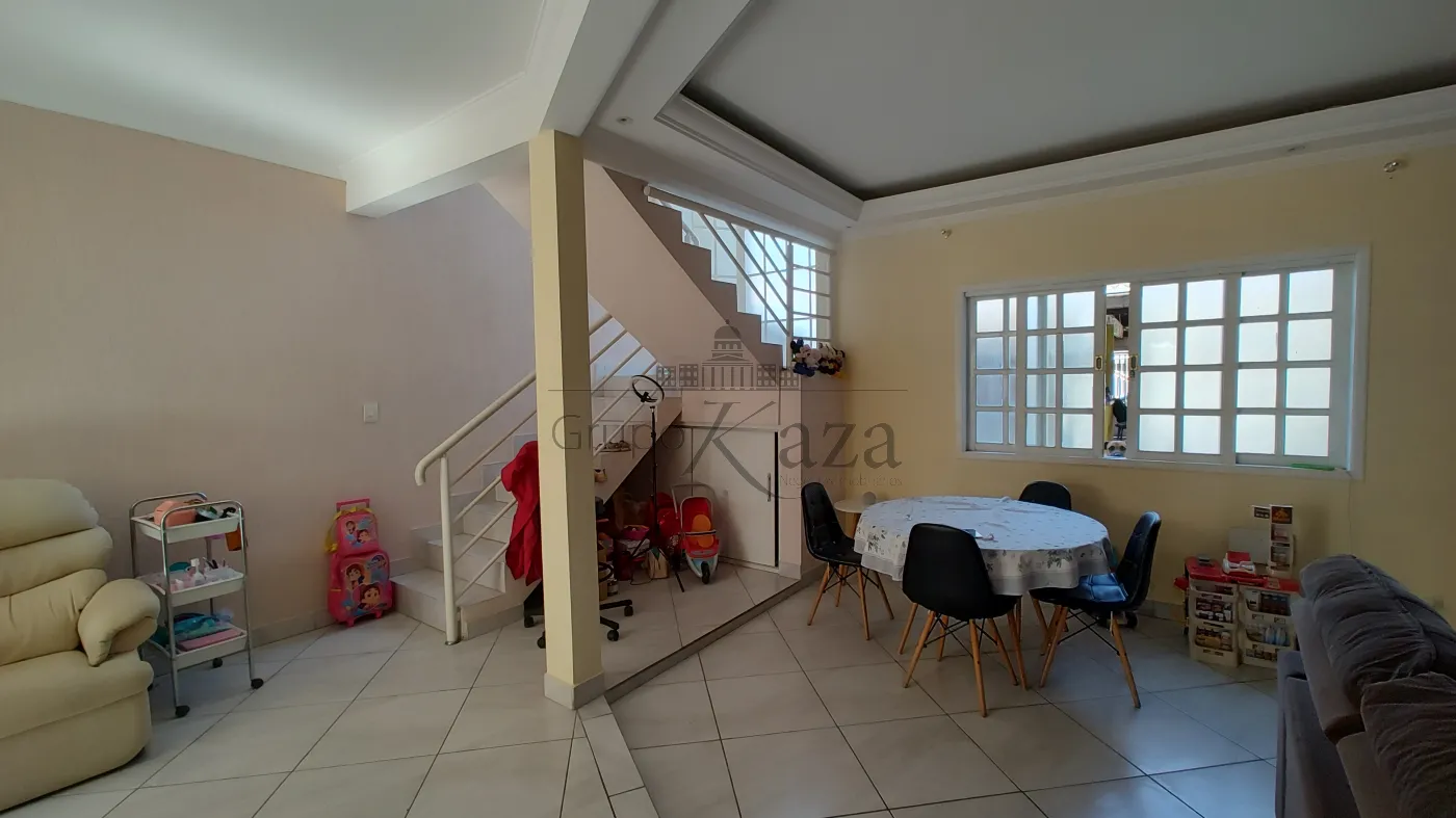 Foto 8 de Casa Sobrado em Jardim Altos de Santana II, Jacareí - imagem 8