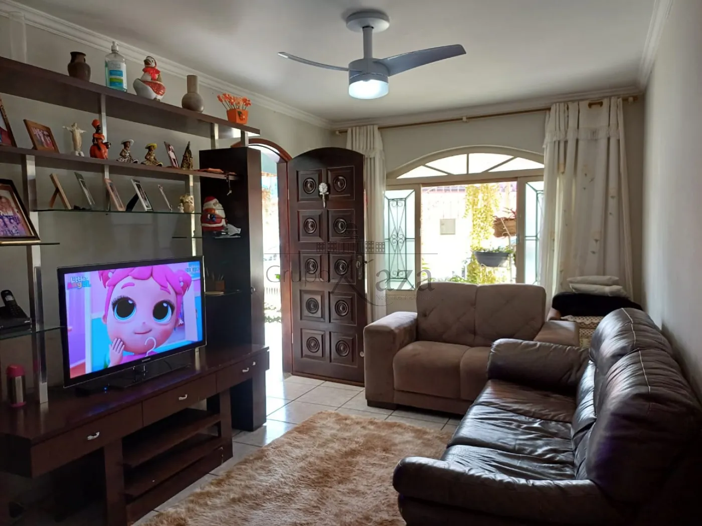 Foto 1 de Casa Padrão em Conjunto Residencial Trinta e Um de Março, São José dos Campos - imagem 1
