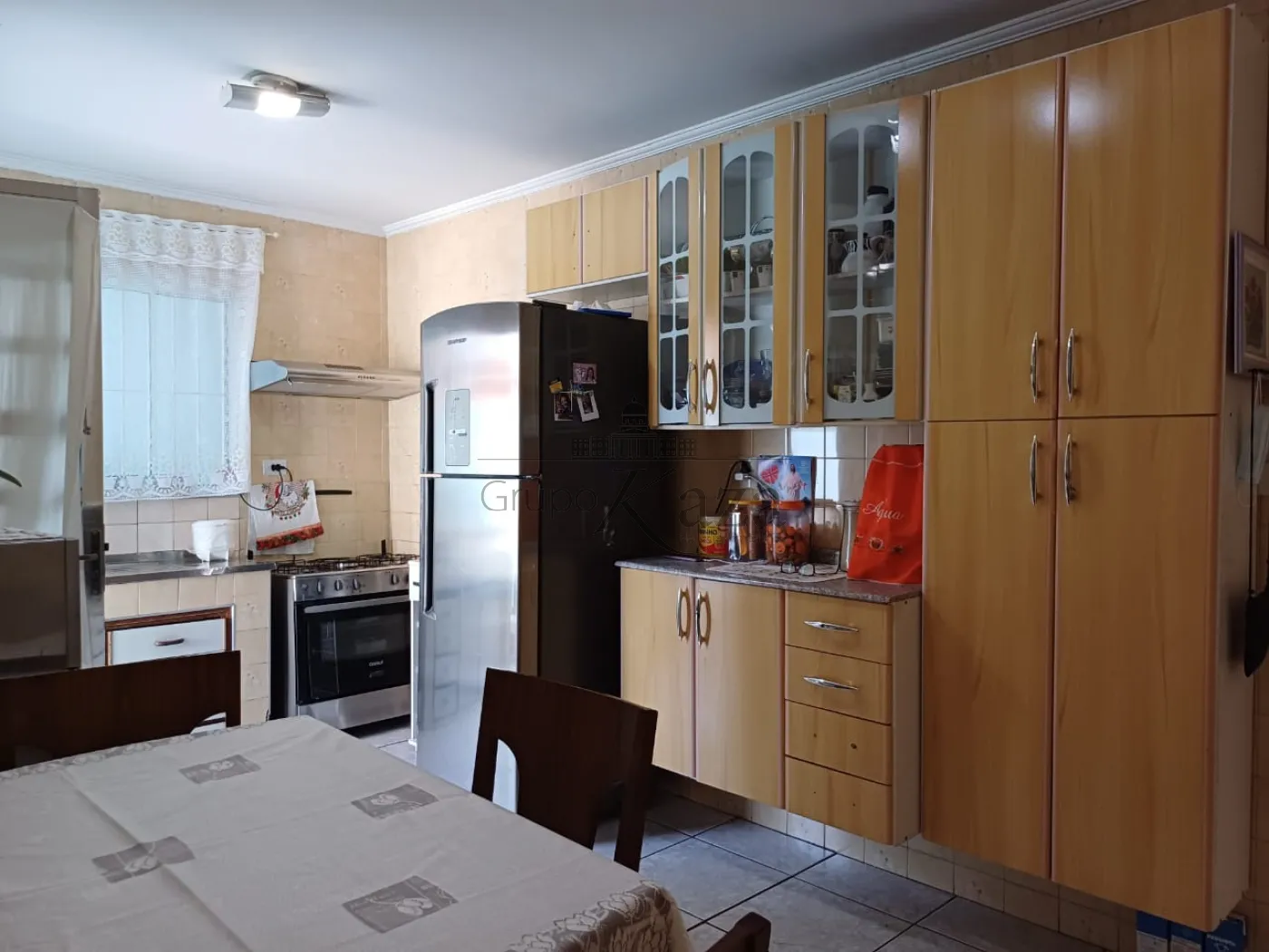 Foto 3 de Casa Padrão em Conjunto Residencial Trinta e Um de Março, São José dos Campos - imagem 3