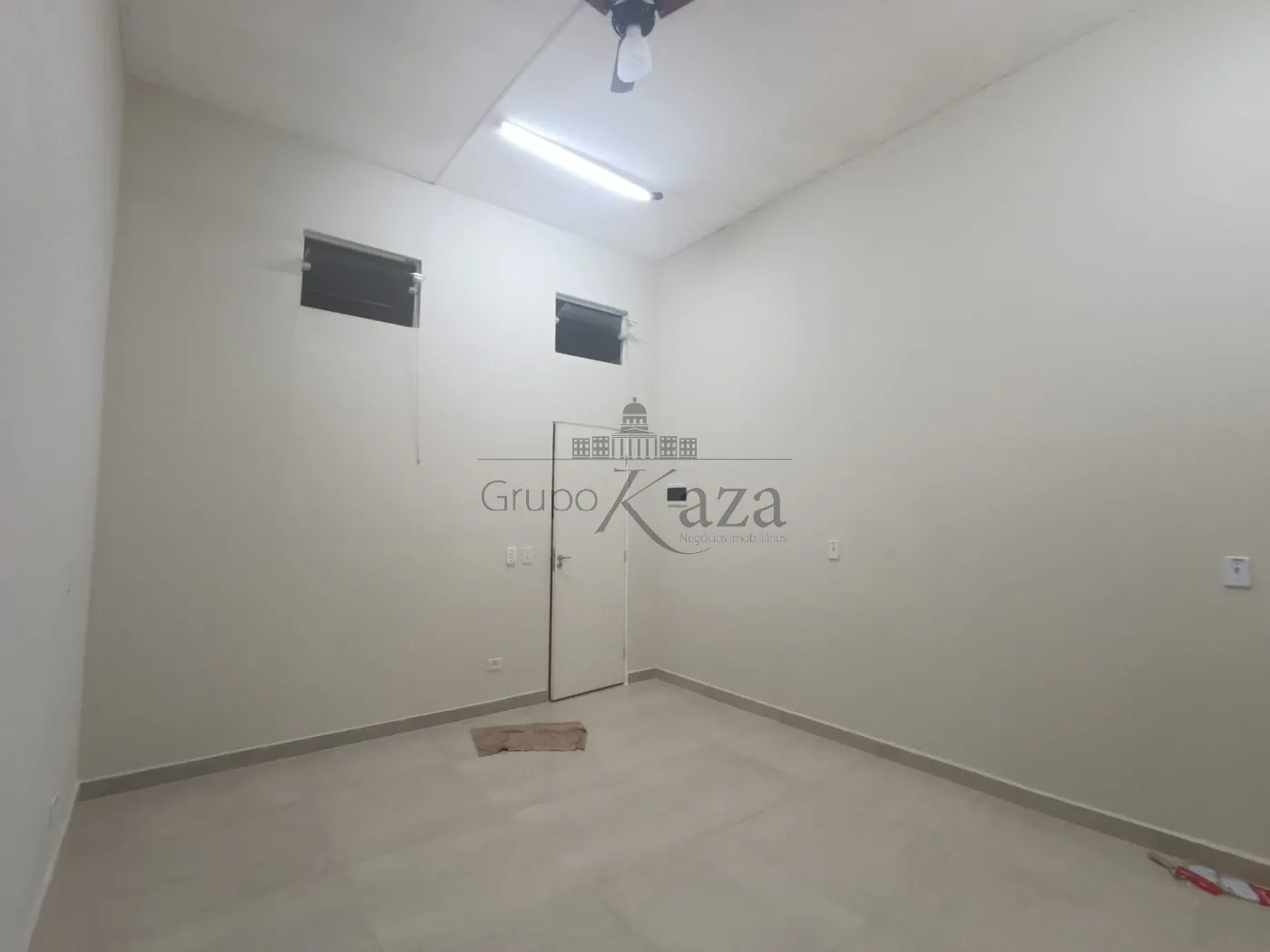 Foto 1 de Comercial Sala em Bairro do Colonia, Jacareí - imagem 1