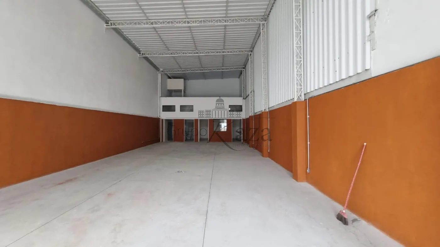 Foto 2 de Comercial Galpão em Residencial Parque dos Sinos, Jacareí - imagem 2 Foto 2 de Comercial Galpão em Residencial Parque dos Sinos, Jacareí - imagem 2