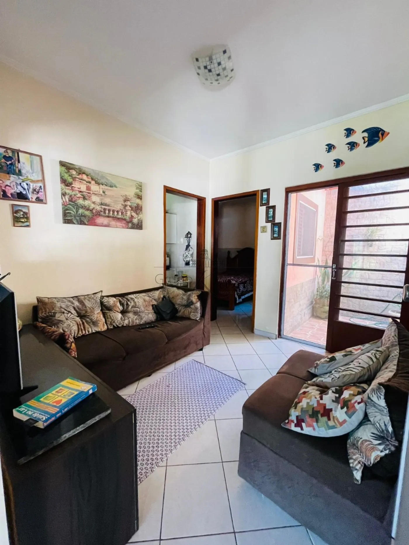 Foto 2 de Casa Padrão em Vila Rossi, São José dos Campos - imagem 2