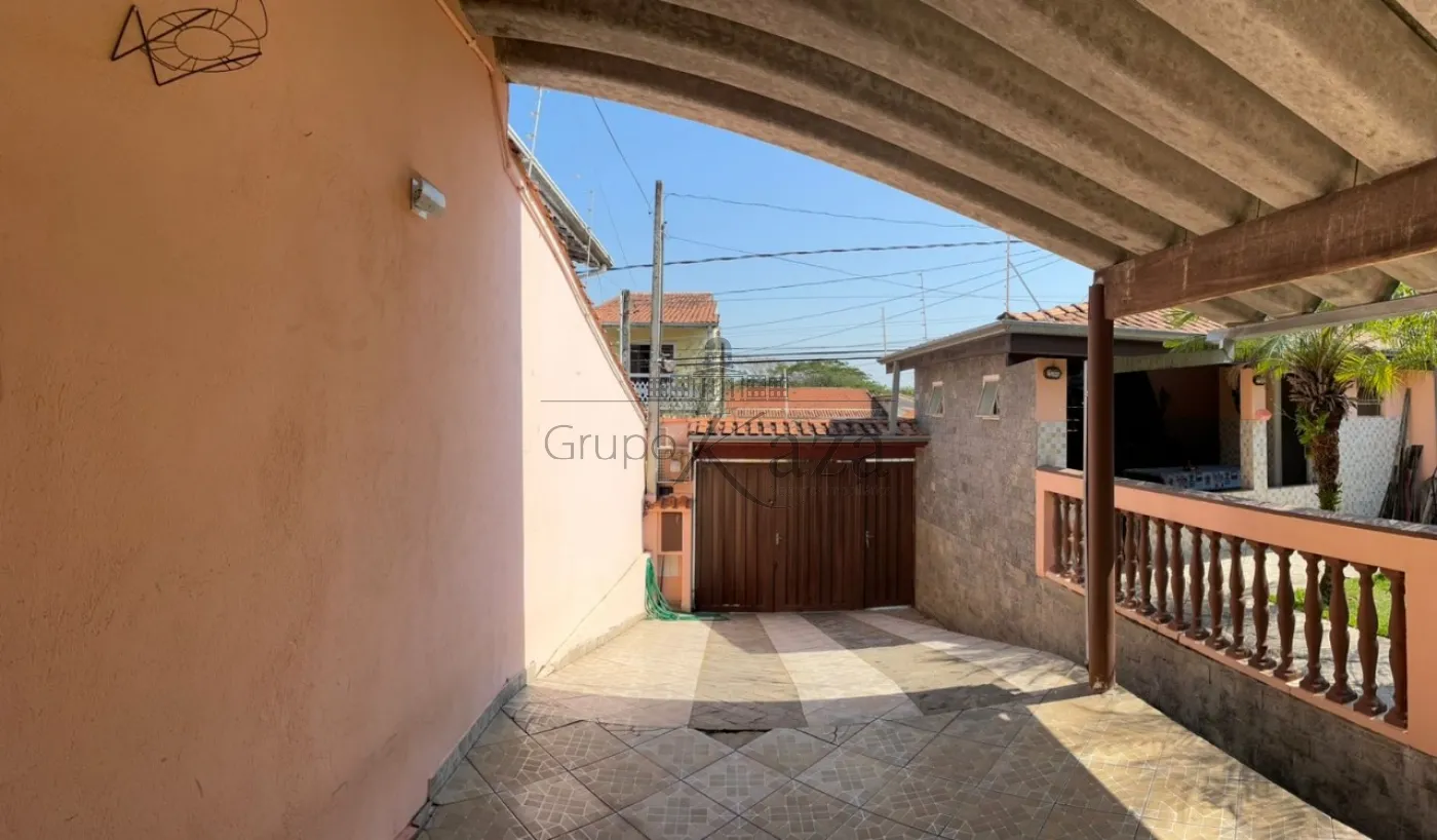 Foto 28 de Casa Padrão em Vila Rossi, São José dos Campos - imagem 28