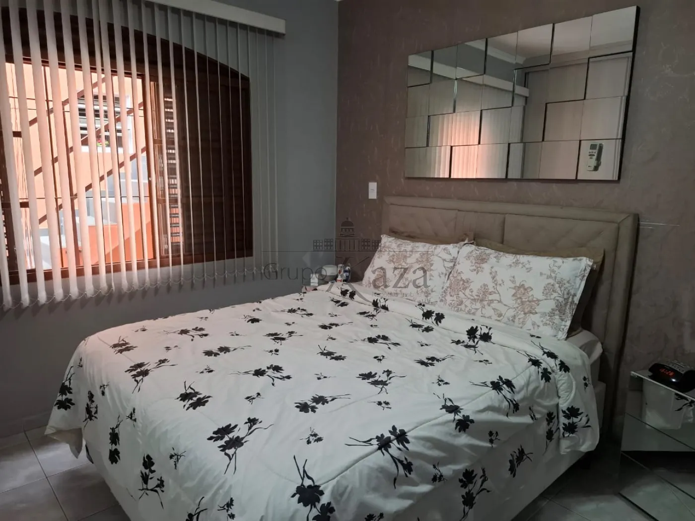 Foto 11 de Casa Padrão em Vila Tesouro, São José dos Campos - imagem 11