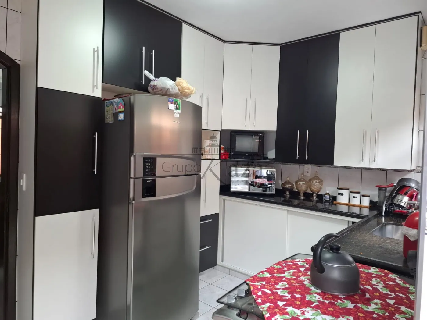 Foto 7 de Casa Padrão em Vila Tesouro, São José dos Campos - imagem 7