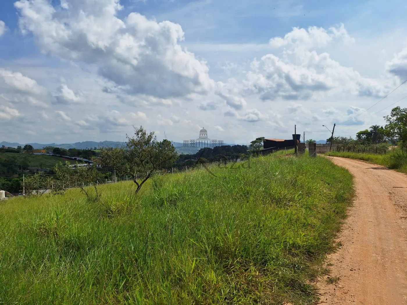 Foto 1 de Terreno Padrão em Veraneio Irajá, Jacareí - imagem 1